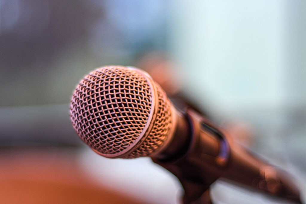 microphone-unsplash_copyrightfree-1024x683